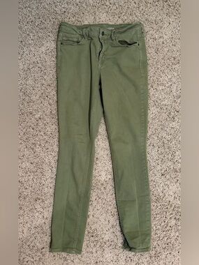 Old navy rockstar mid rise pant, 8